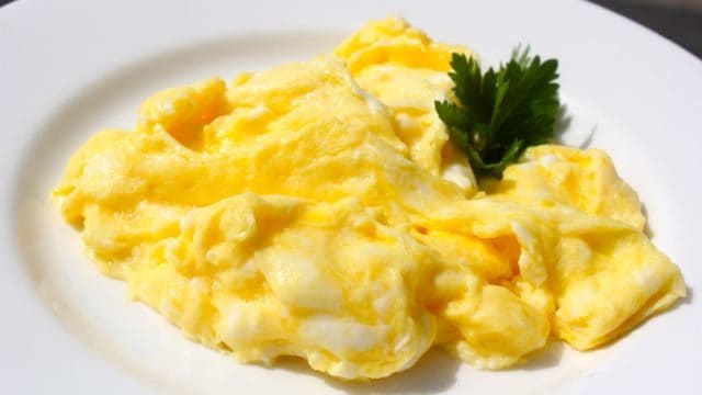 Perfect Scrambled Eggs - Lexi's Clean Kitchen