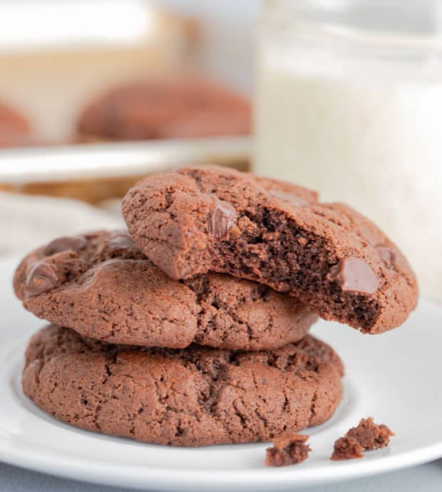 stacked chocolate cookies