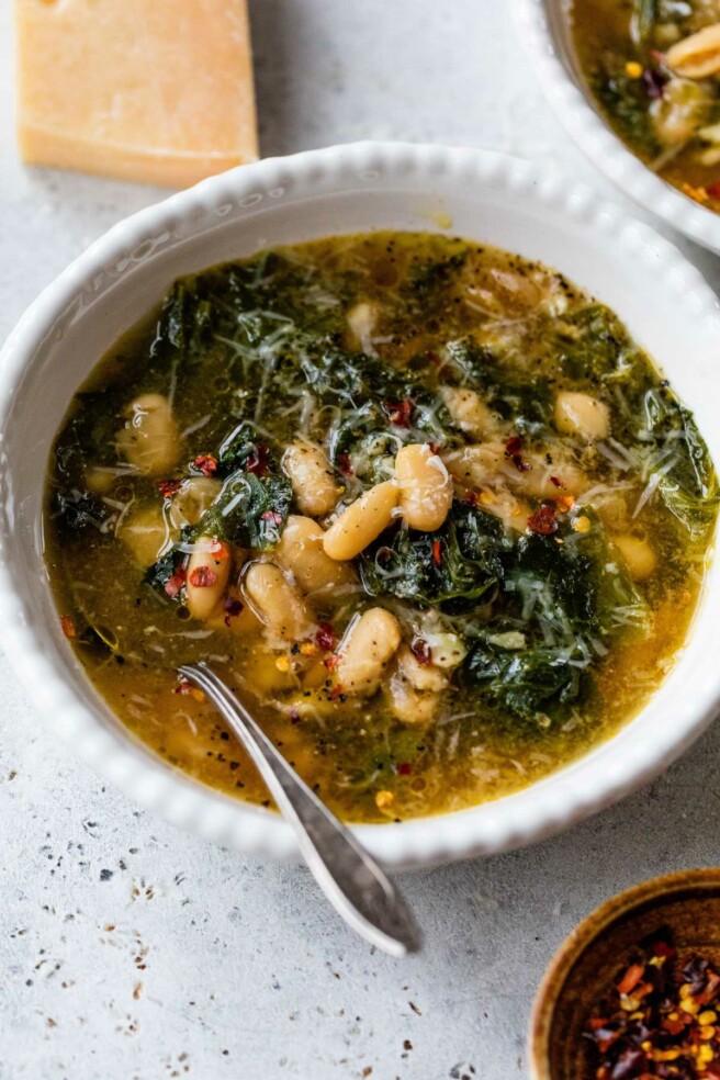 Easy Escarole and White Beans Soup « Clean & Delicious