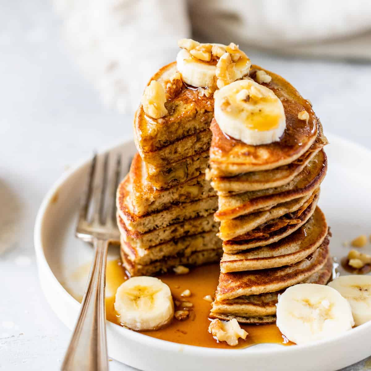 Banana Oatmeal Pancakes | healthy, gluten-free recipe! Clean & Delicious