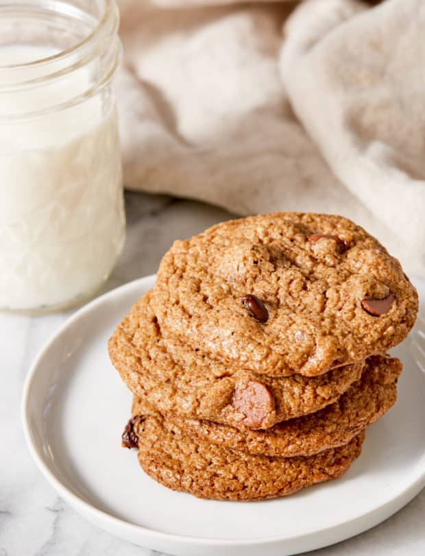 oatmeal pulp chocolate chip cookies on a plate
