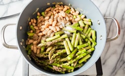 asparagus, beans and garlic in pot